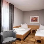 فيلة 10 *