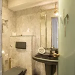 10 فيلة اوتز