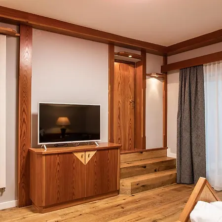 Villa 10 *